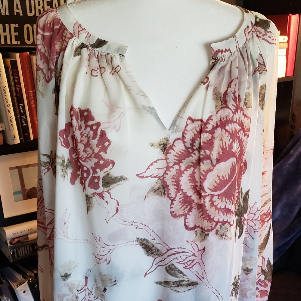 Stunning Floral Blouse Lucky Brand 1x